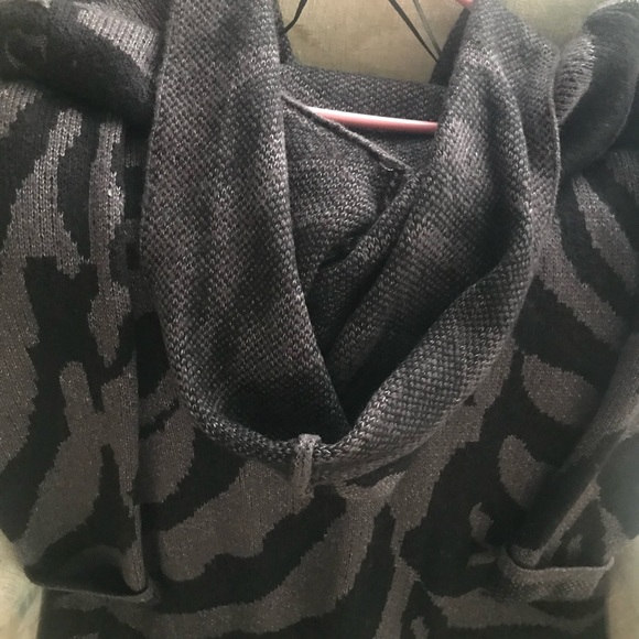 INC INTERNATIONAL CONCEPTS ANIMAL DESIGN HOODED SWEATER WITH POCKETS - Picture 7 of 9